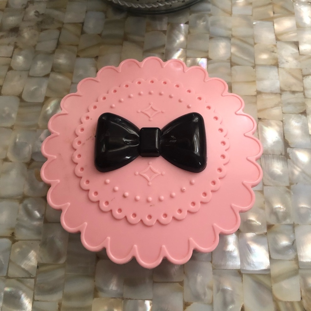 Lash Holder